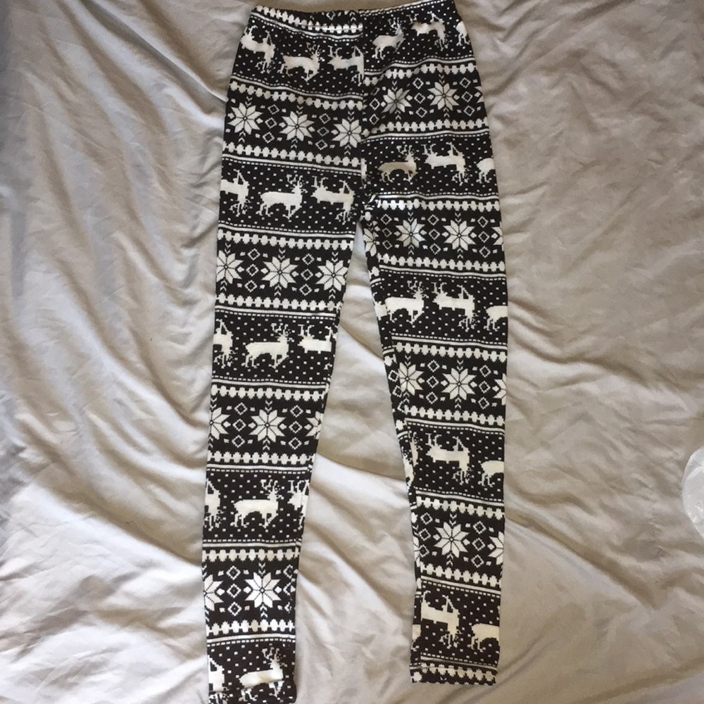 Black and white Christmas leggings